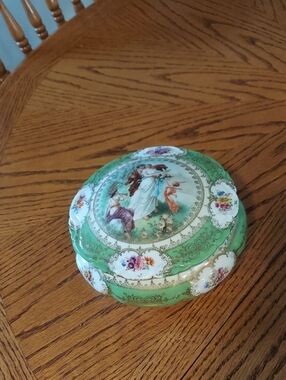 Antique Royal Vienna Hand Painted Porcelain Covered Box